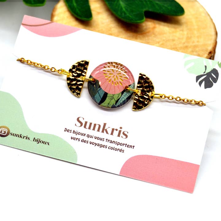 SUNKRIS - Wholesale Charm/Dangle Bracelet - Adjustable floral bracelet in gold stainless steel and resin4