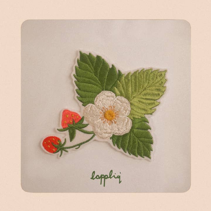 Iron on Strawberry patch for wholesale by Lappliq'