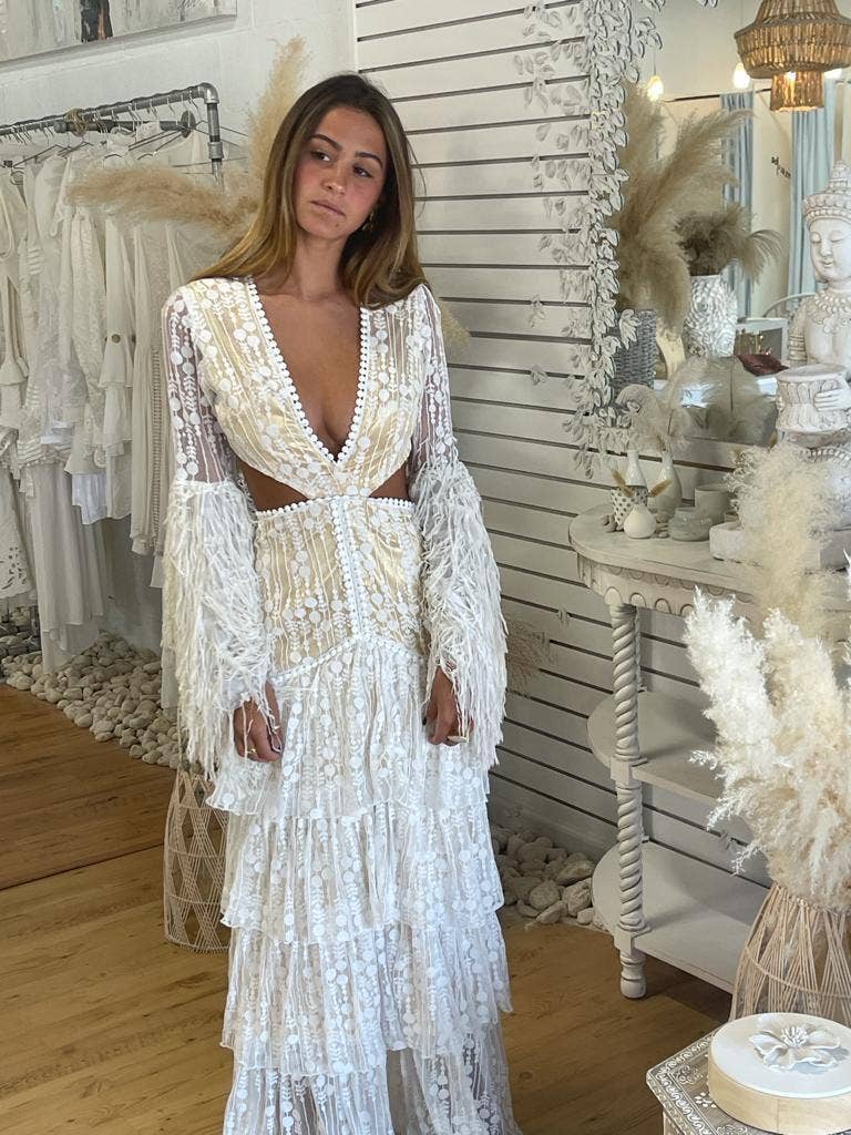 Genavieve The Label – wholesale Klänning - Dam – Golden Swan spetsklänning – formell, bröllop, bal, hemkomst7