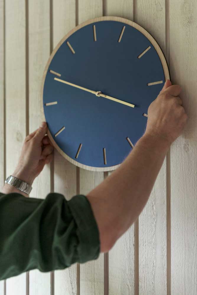 Hemverk – wholesale Wall clock – Smokey Blue Oak Wall Clock — Ø28/Ø38 cm2