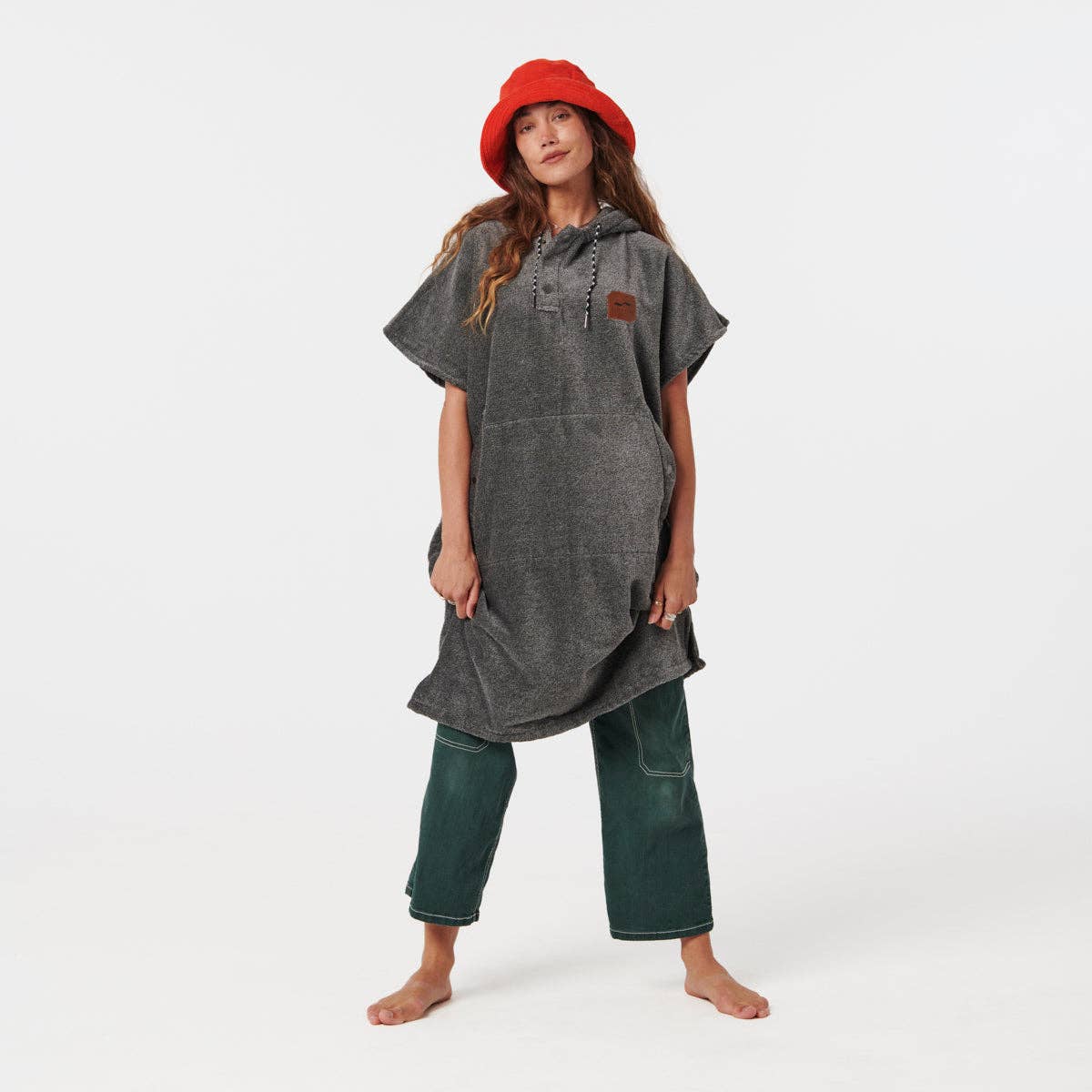 Slowtide – wholesale Poncho – Men′s – The Digs Changing Poncho - Heather Grey0