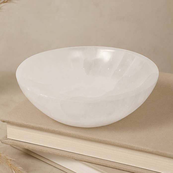 Bol en sélénite, rond pour la vente par VIE