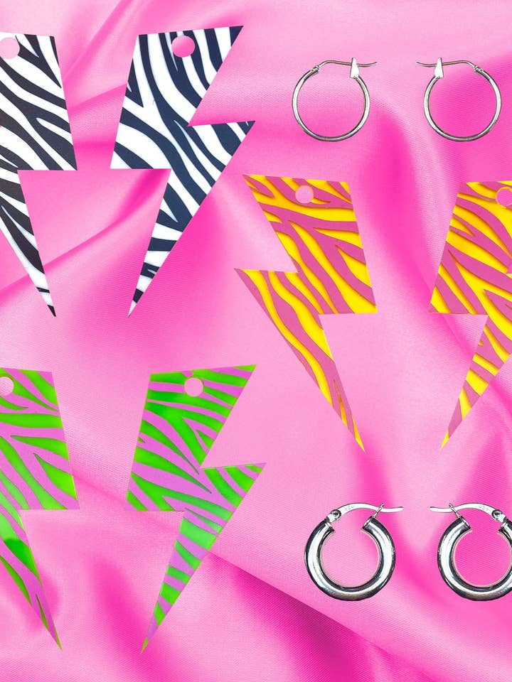 Zebra Blaze Lightning Bolt Örhängen för wholesale av Fairly Odd Shop
