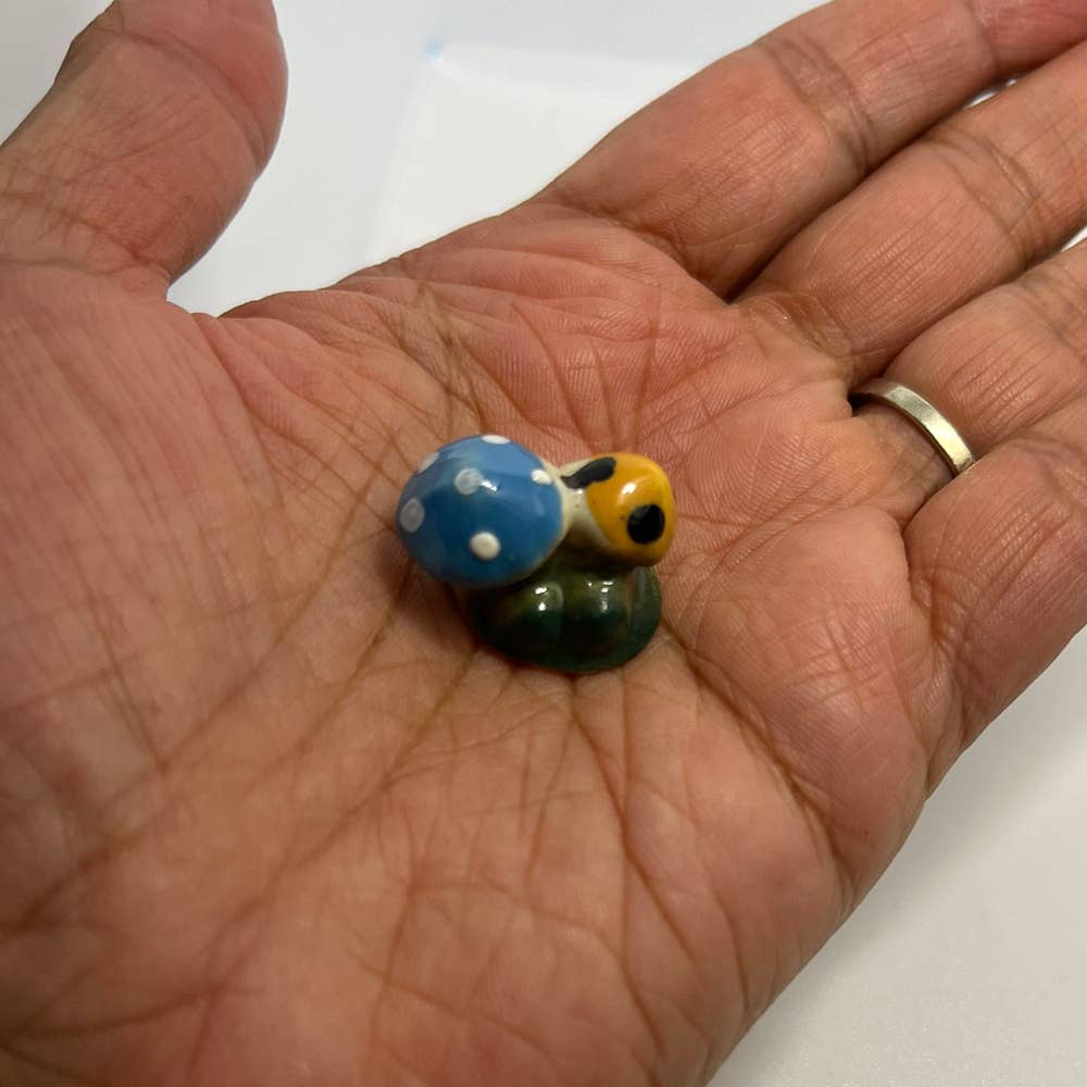 VIE - Wholesale Decorative Figurine - Mini Ceramic Figurine, Assorted Colour, Approx. 2cm251