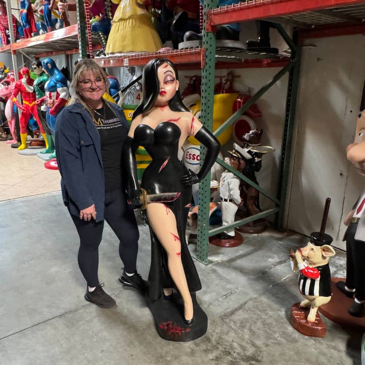 LM Treasures - Wholesale Decorative Figurine - Scary Jessica in Black Life Size Statue2