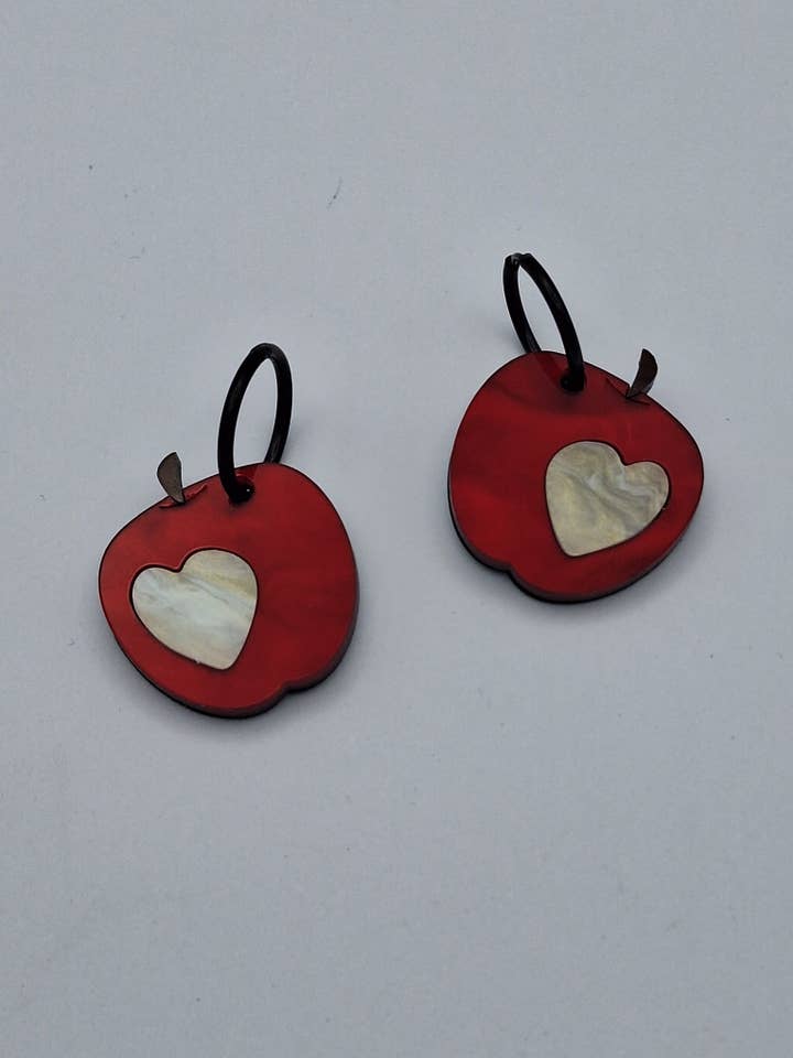 Apfel Herz Ohrringe für den Großhandel von LadyRockCreaciones