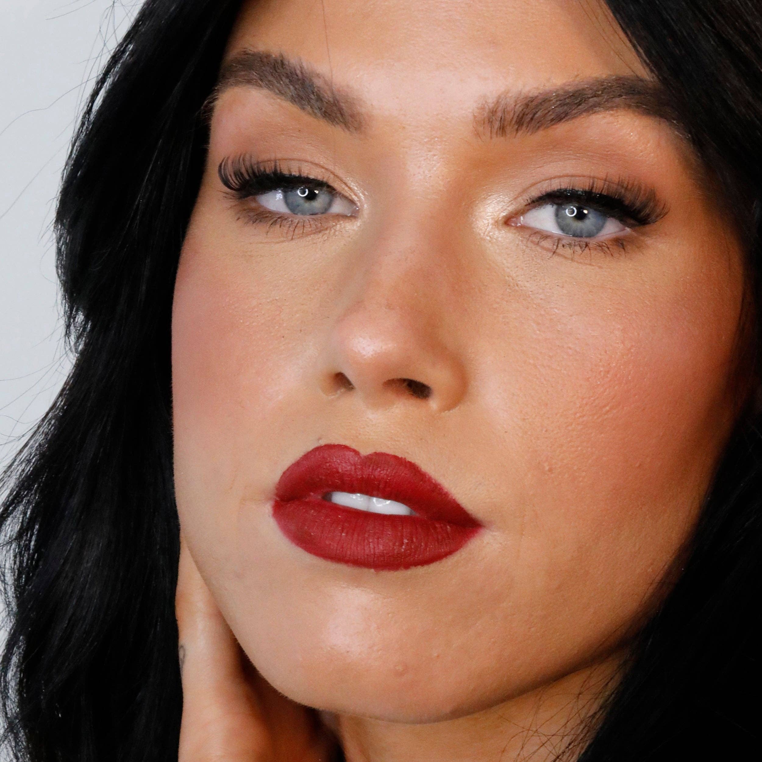 Lola's Lashes - Vendita all'ingrosso Ciglia finte - L.W.I Worth It Russian Strip Lashes3