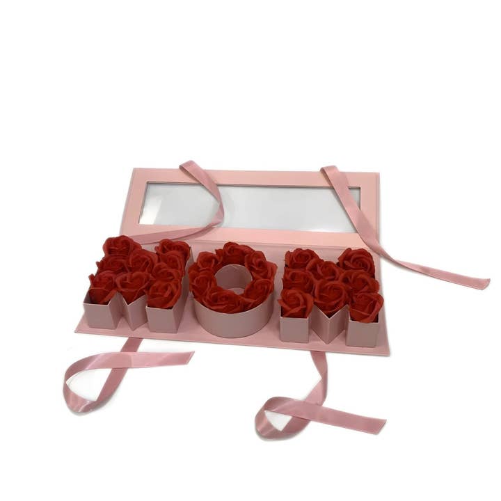 Vulbare cadeauverpakking voor bloemen met letters 'MOM' en transparant deksel voor wholesale door Elegant Design Supply
