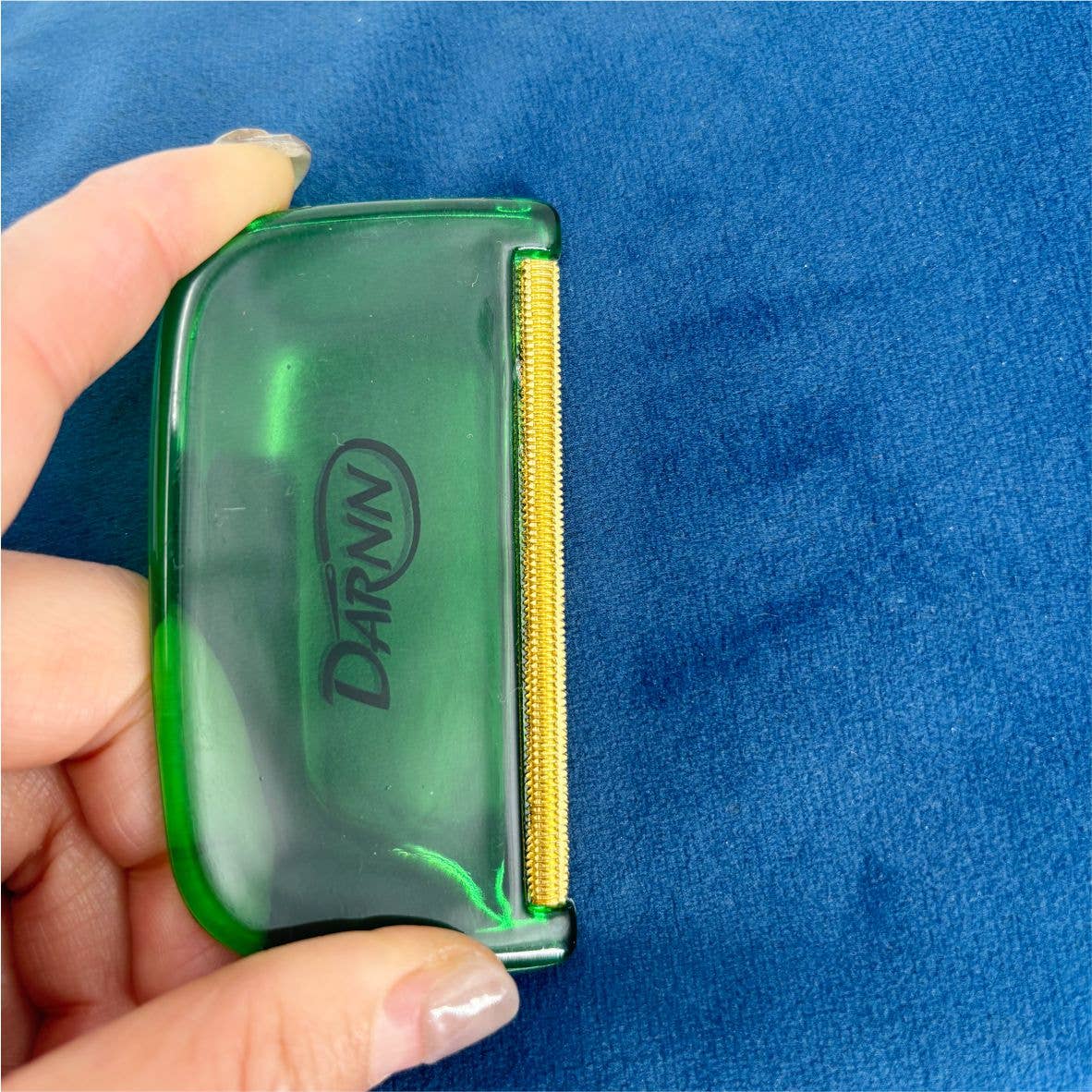 Max-Link Solutions Ltd – Großhandel Strick-/Häkelzubehör – Verdammter Stoffkamm, kompakter Bommelentferner4