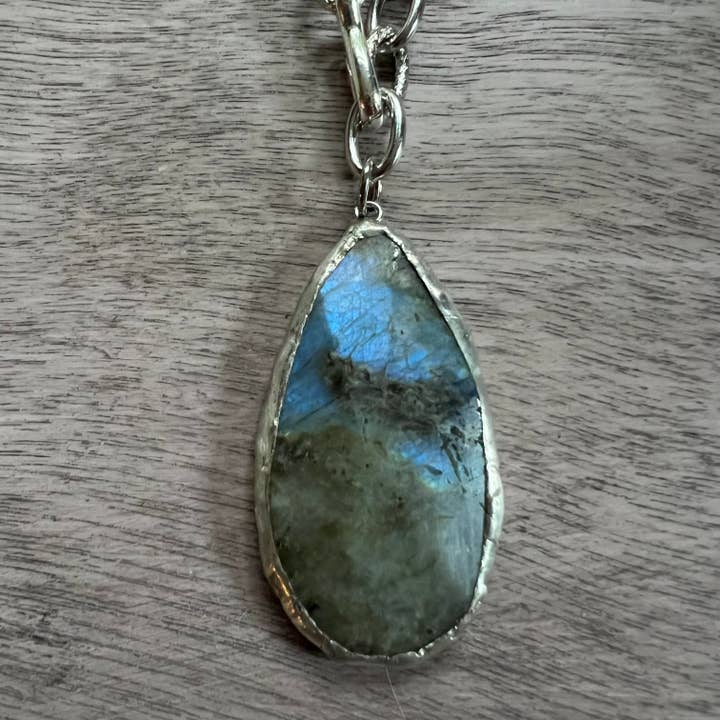 Essence d'argent pour la vente par Chasing Cherubs