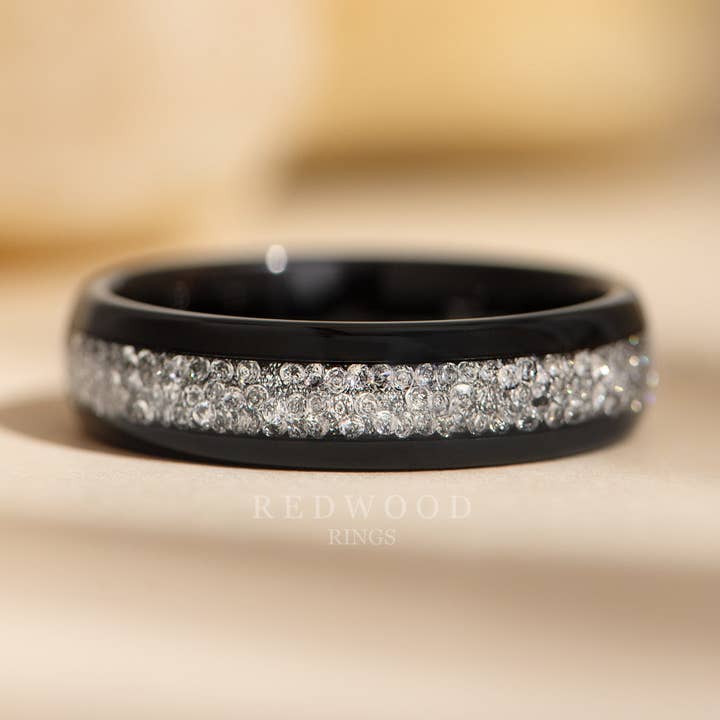 Anello in Tungsteno Nero con Intarsio di Diamante Creato in Laboratorio - 6MM per la vendita all'ingrosso da parte di Redwood Rings