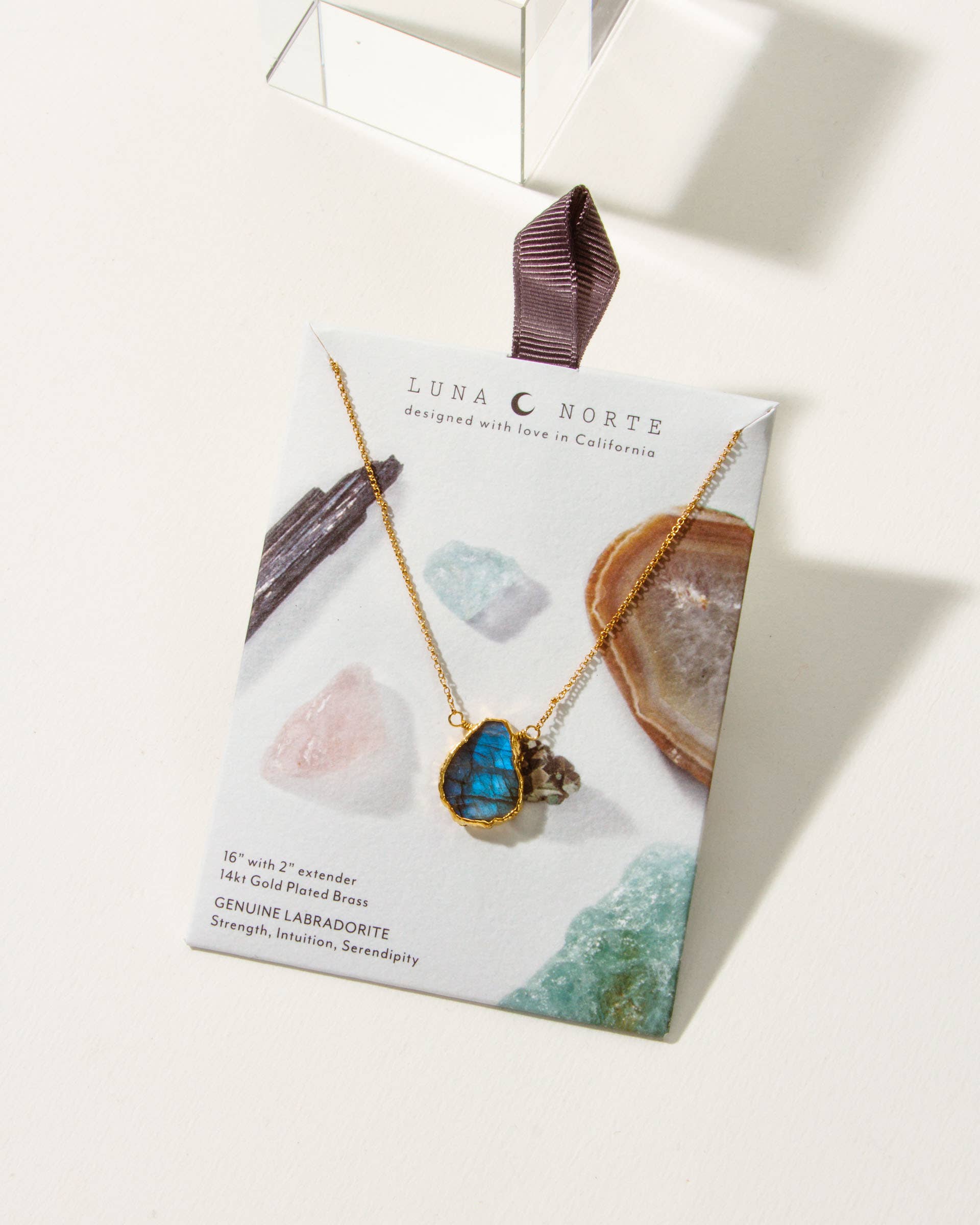 Luna Norte – wholesale Hänge-/berlockhalsband – Äkta stenhalsband med guldpläterad labradorit från Earth, Wind and Fire1