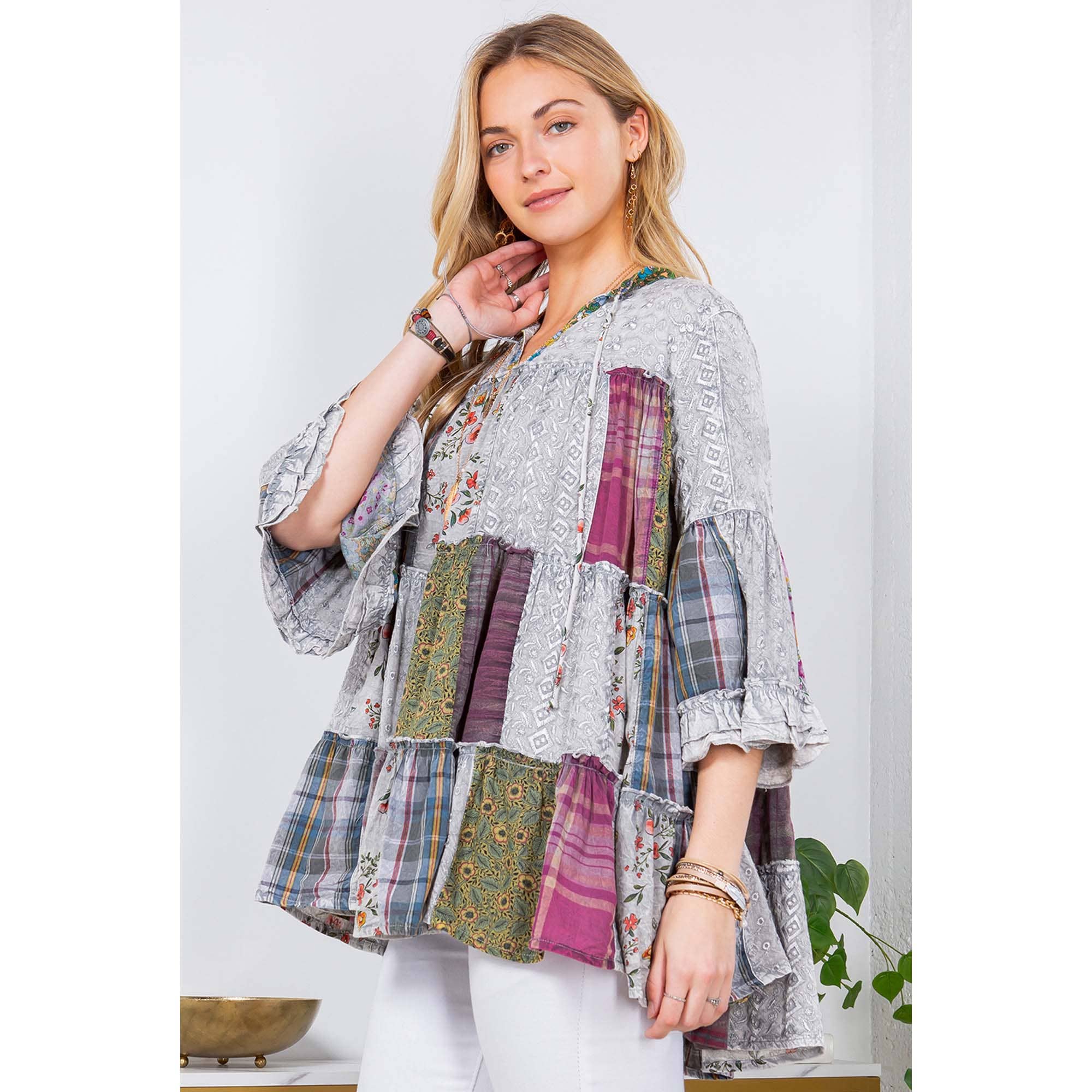 Young Threads - Vente Tunique – femme - Fusion artistique : Haut Jhabla surteint avec broderie également en PLUS7