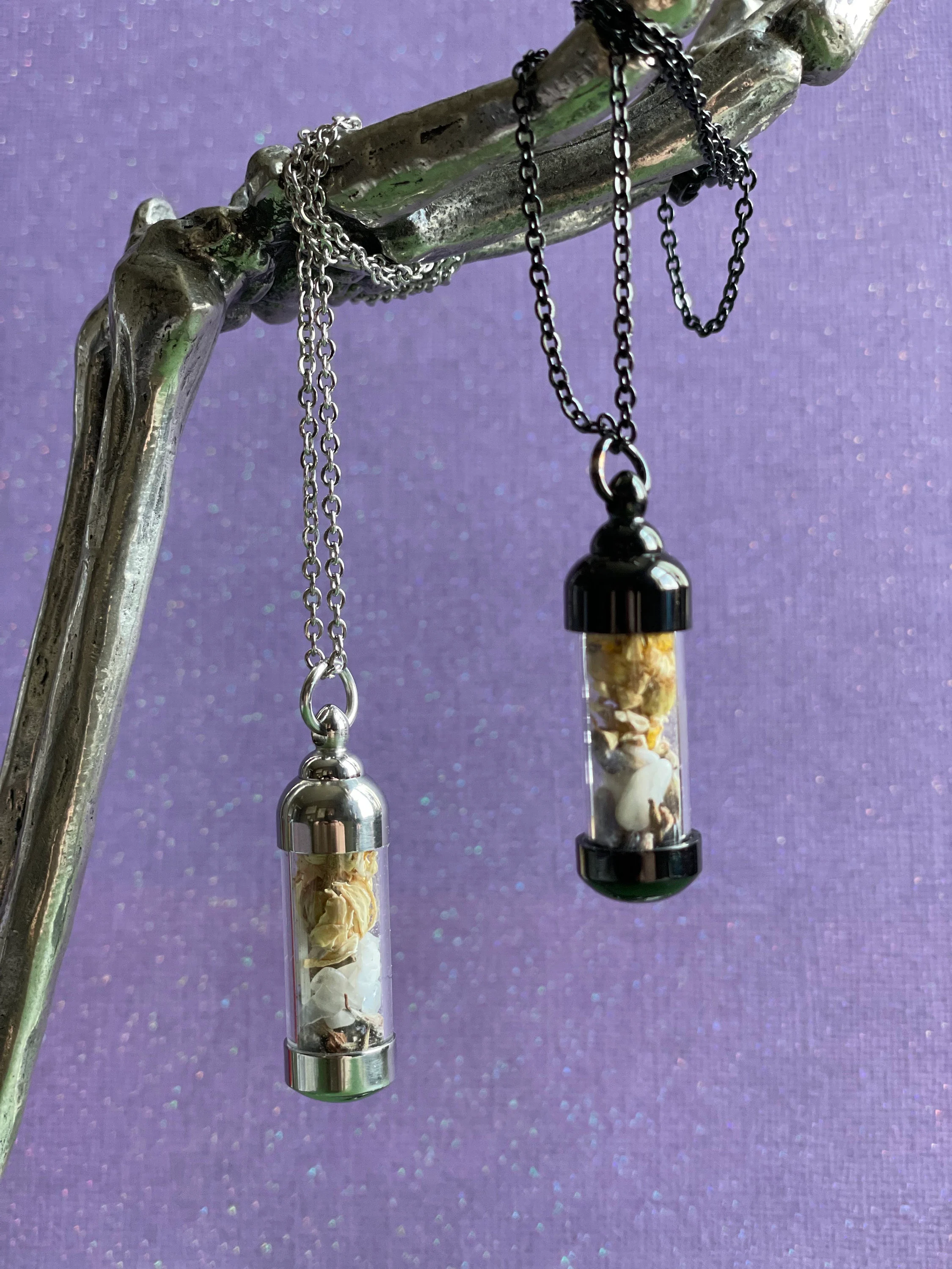 Vampire Unicorns - Vente Colliers à pendentif - Collier de Sort d'Intention / Envoûter le Bonheur, Renforcer la Prospérité1