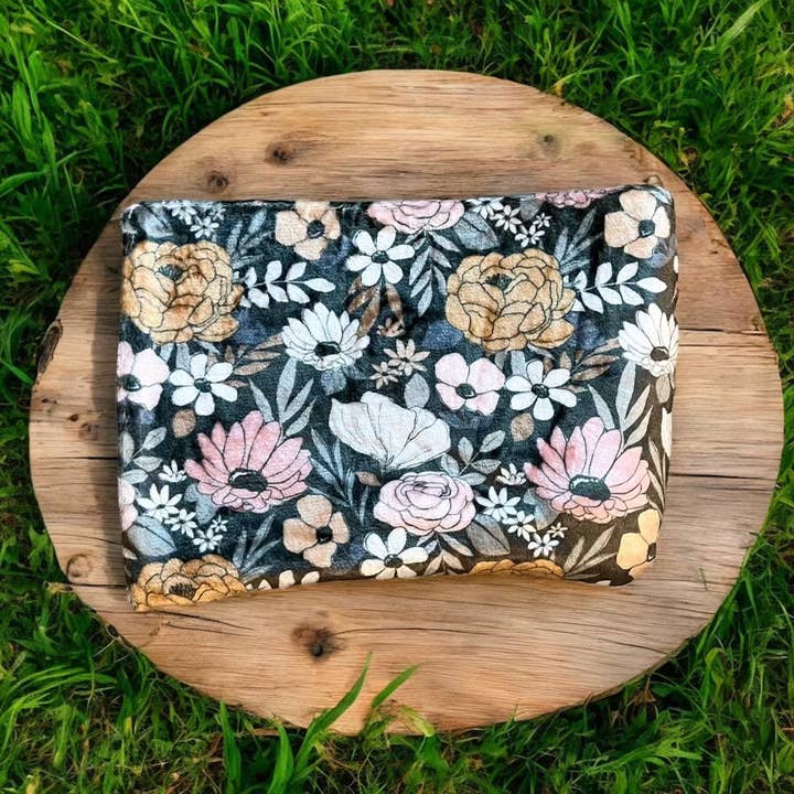 Tiny toes Baby Co - Wholesale Bedding Blanket - Kids & Baby - Black Floral Minky Baby Blanket