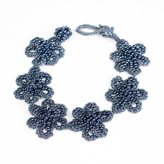 Pulseira de malha de seda “Goreme Flower” por atacado de Silk Wool and Bijoux