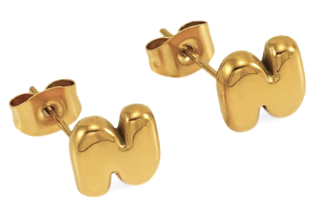 Gult guld HoopLa boblebogstav mini ørestikker i stål med 18K guld for engroshandel på Faire15