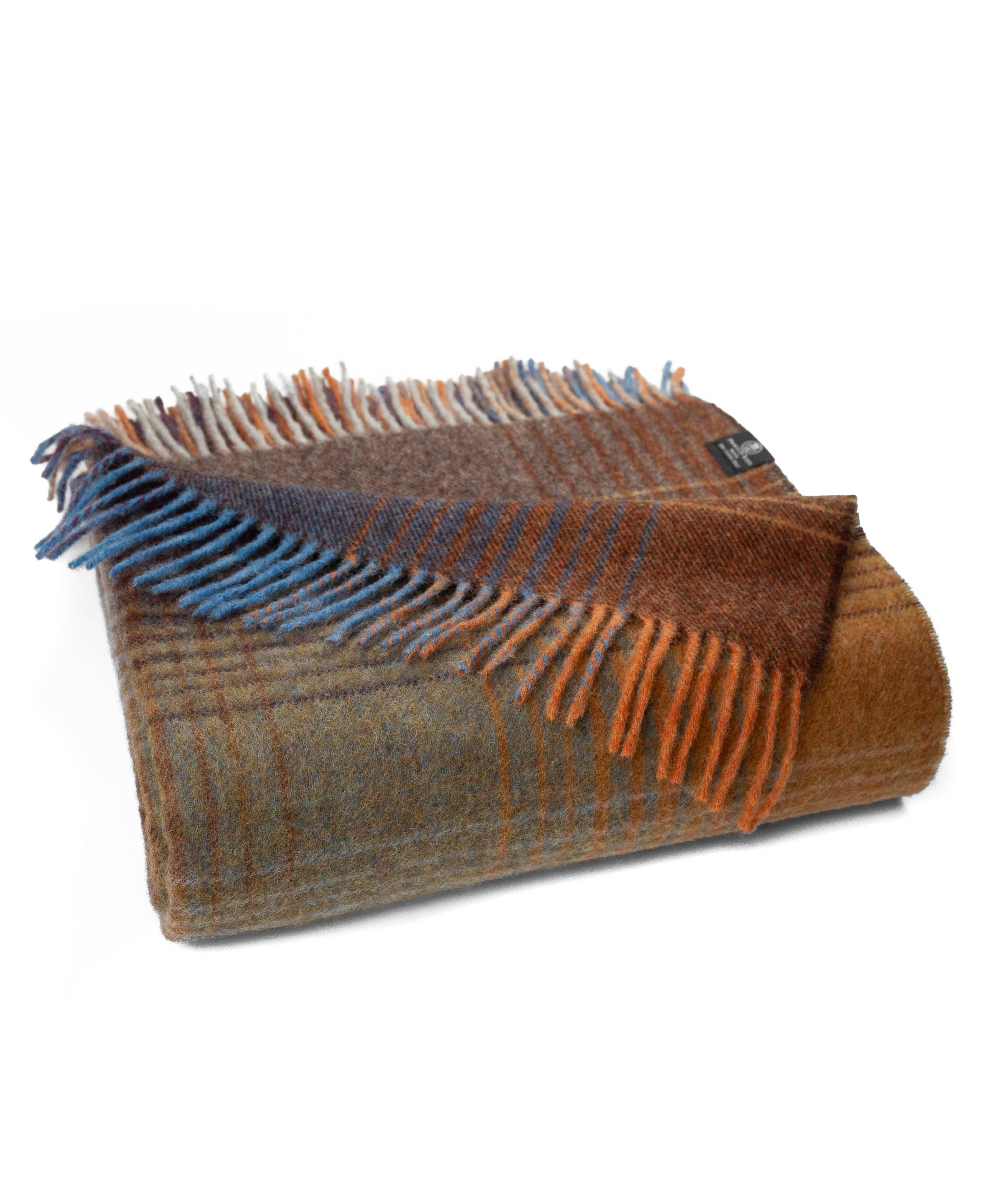 Prince of Scots - Wholesale Throw Blanket - Highland Tweeds Shetland Lambswool Ombre Throw (Burgundy)