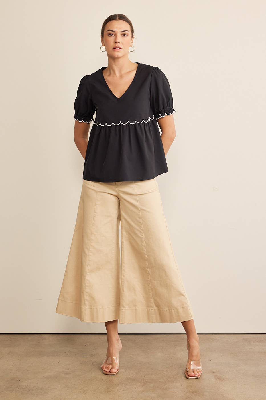 in february - Vente Chemisier – femme - Haut à volants contrastants avec manches bouffantes12