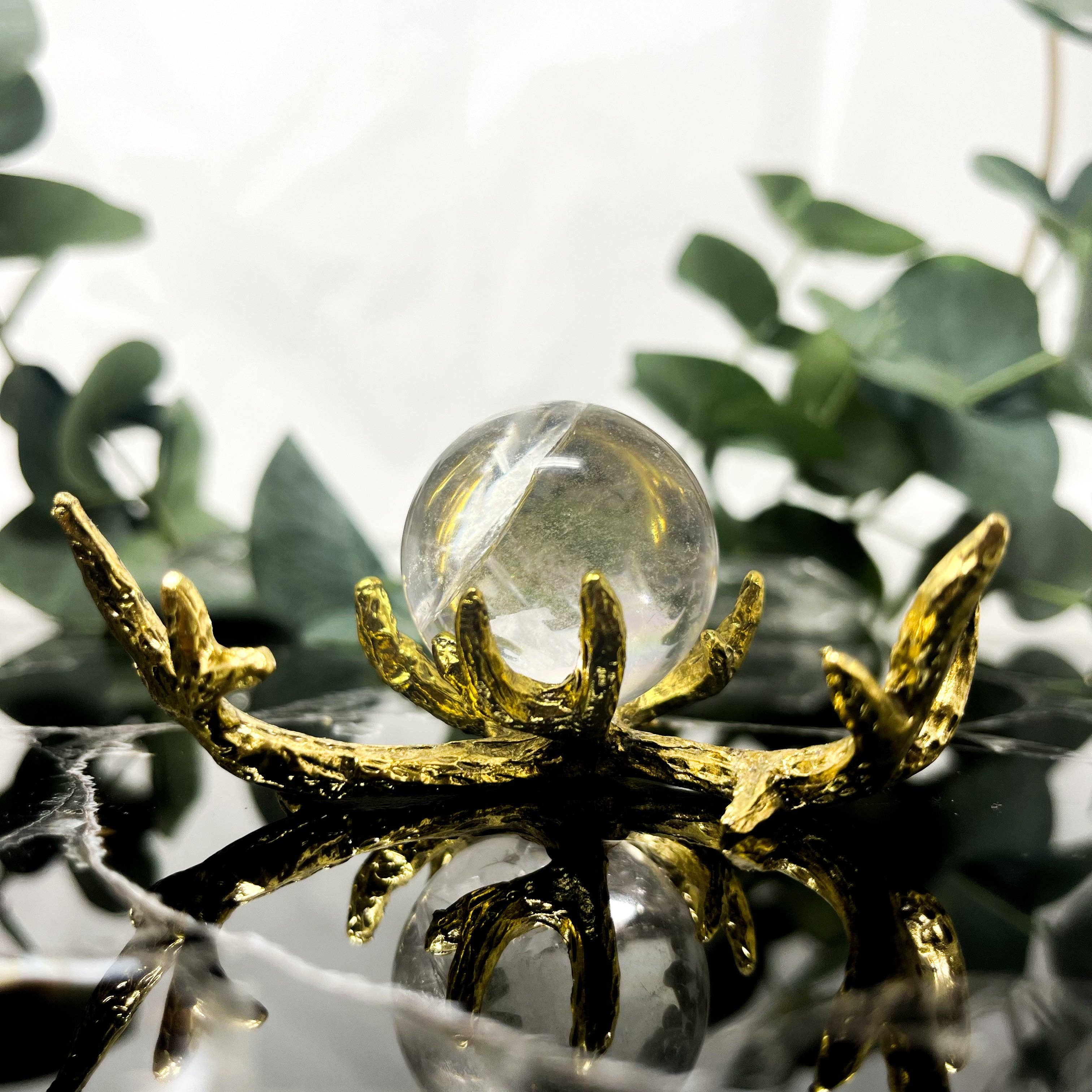 The Crystal Tabby - Wholesale Decorative Tabletop Object - Gold Antler Sphere Stand1