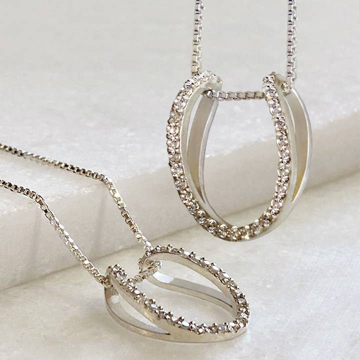 Levade Horseshoe Necklace for wholesale by URBAN-EQUESTRIAN