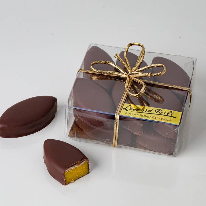 Cabossons square case - 150g - 10 pcs for wholesale by Léonard Parli