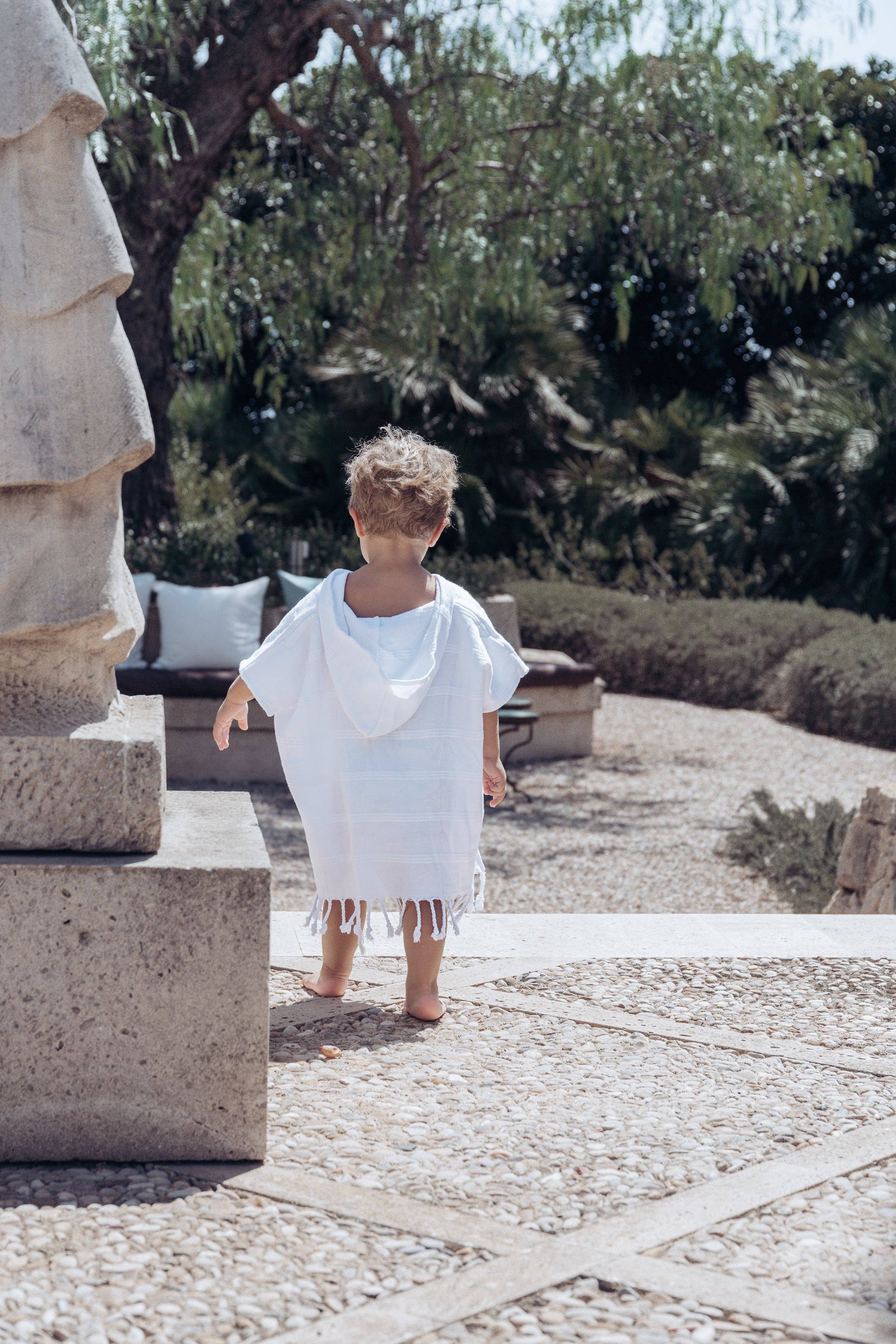 UNIQUE LOVE Design – Engroshandel Håndklæde poncho - Børn og baby – Poncho - ren hvid3