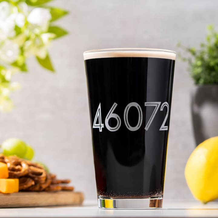 Monster Dance Designs - Vente Verre/chope à bière - Verre à PINTE gravé personnalisé ou code postal, en ligne1