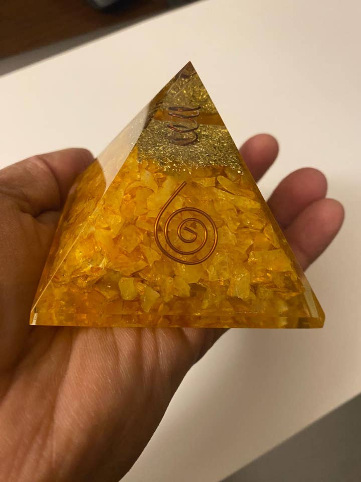 Pirâmide de Orgonite de Citrino por atacado de jiomind