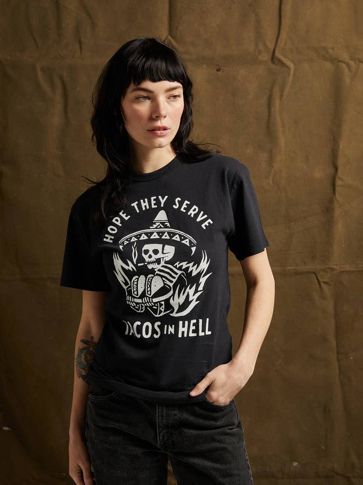 Hoppas att de serverar Tacos In Hell Vintage Western Tee Vuxna för wholesale av Pyknic