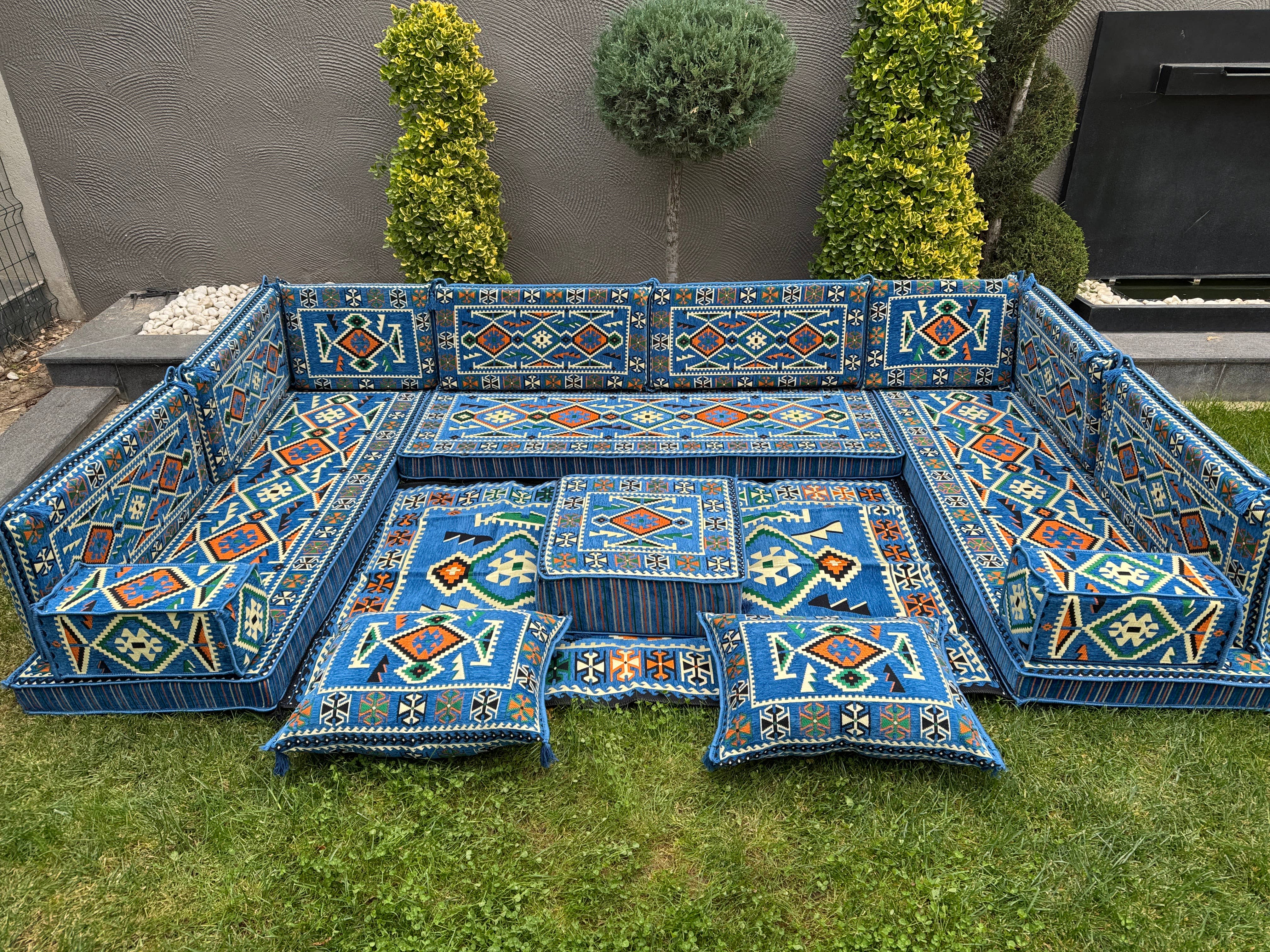 The Loom Wholesale – Großhandel Polsterhocker – Handgefertigte Bodensitzgelegenheit - Kilim-gemusterter Ottomanen-Bodensofa0