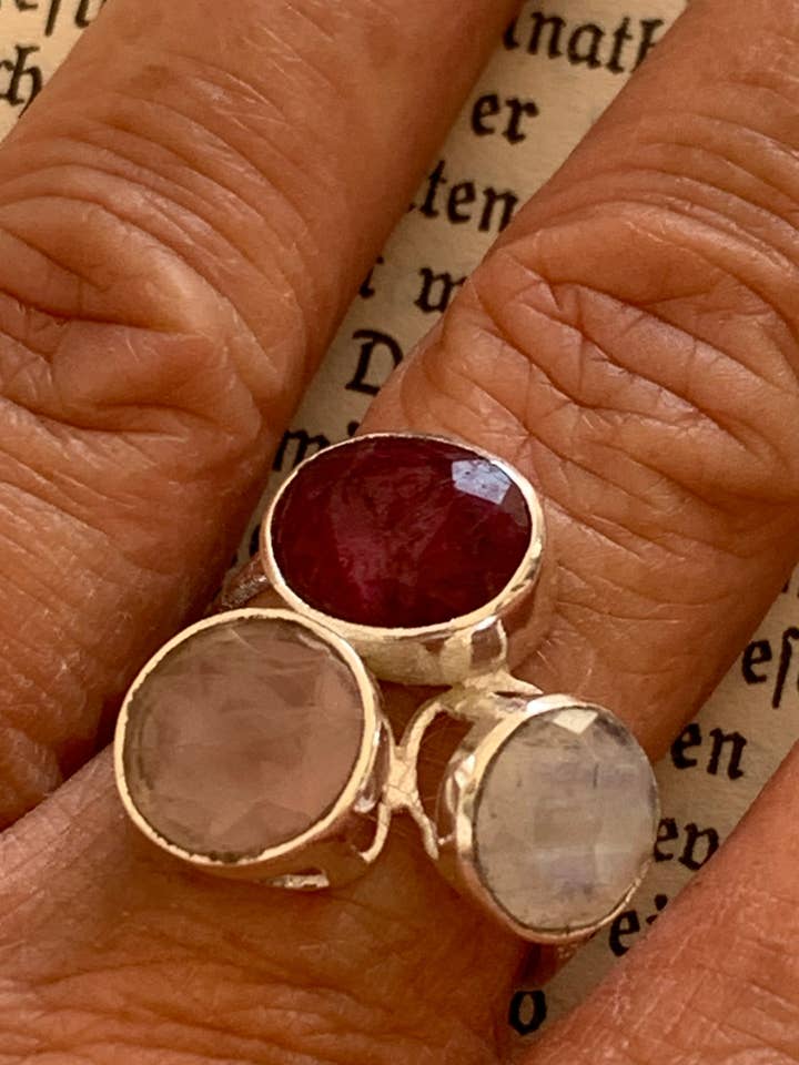 Sølv 3 sten Ibiza designer boho ring for engroshandel hos Aurobelle Ibiza