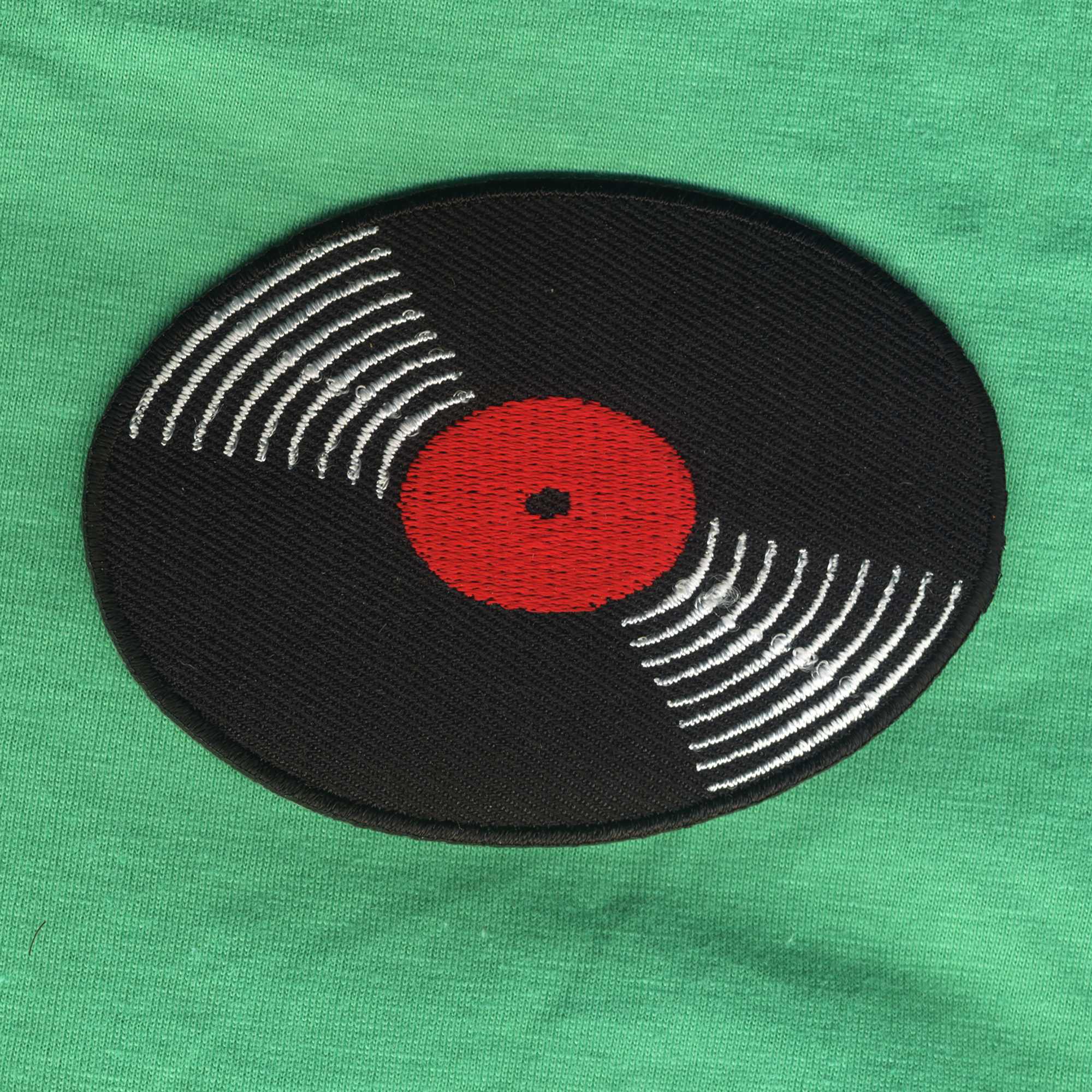 Tribal Trade GmbH - Vente Écusson - Patch vinyle rouge et noir en forme de disque3