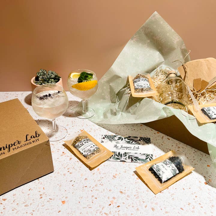 The Craft Connoisseurs - Wholesale DIY drink kit - Craft Gin Making Kit7