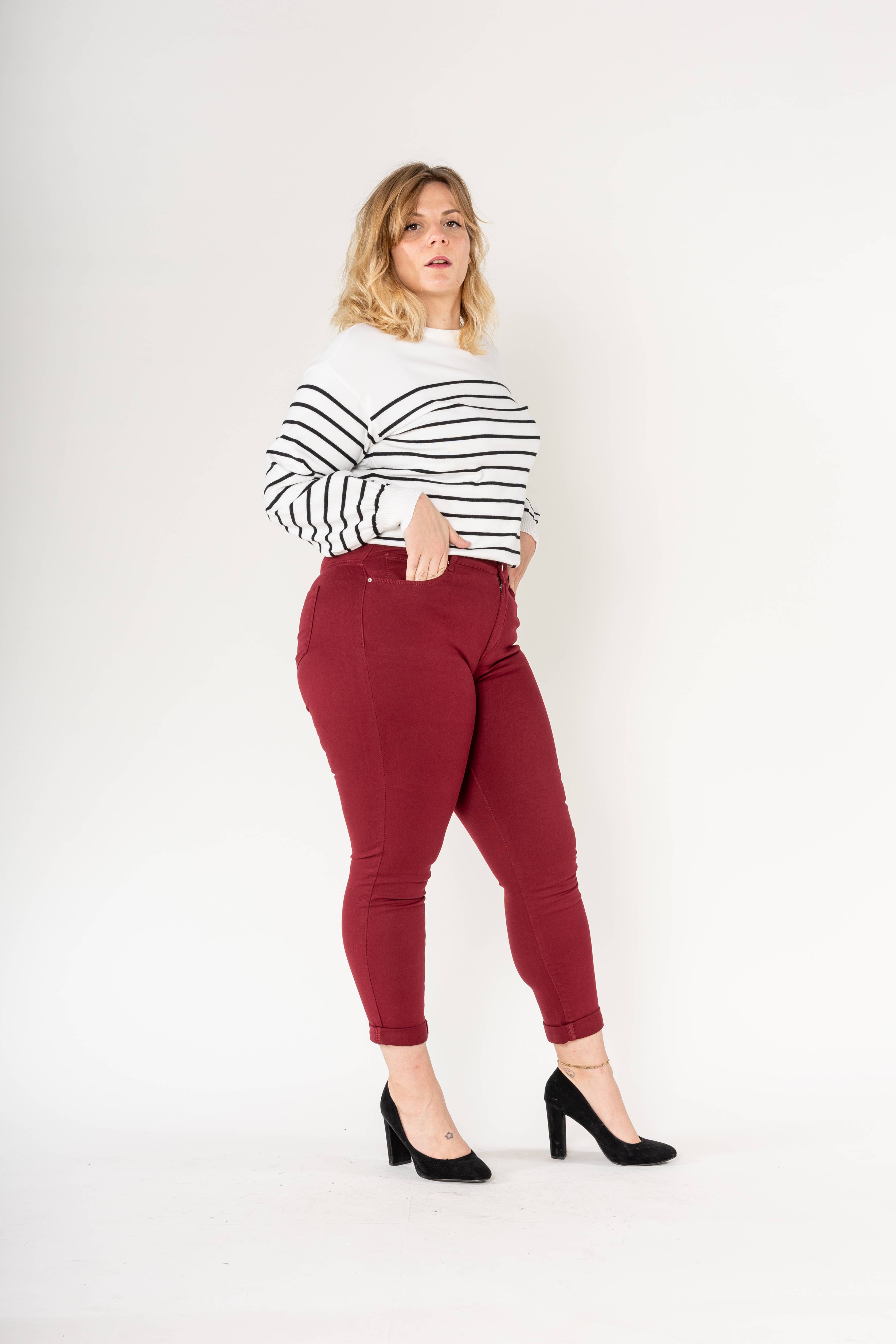 Nina Carter – Calças - Mulher por atacado – Tamanho Plus Curve Plus Tamanho Voltar ao Pescoço P199110