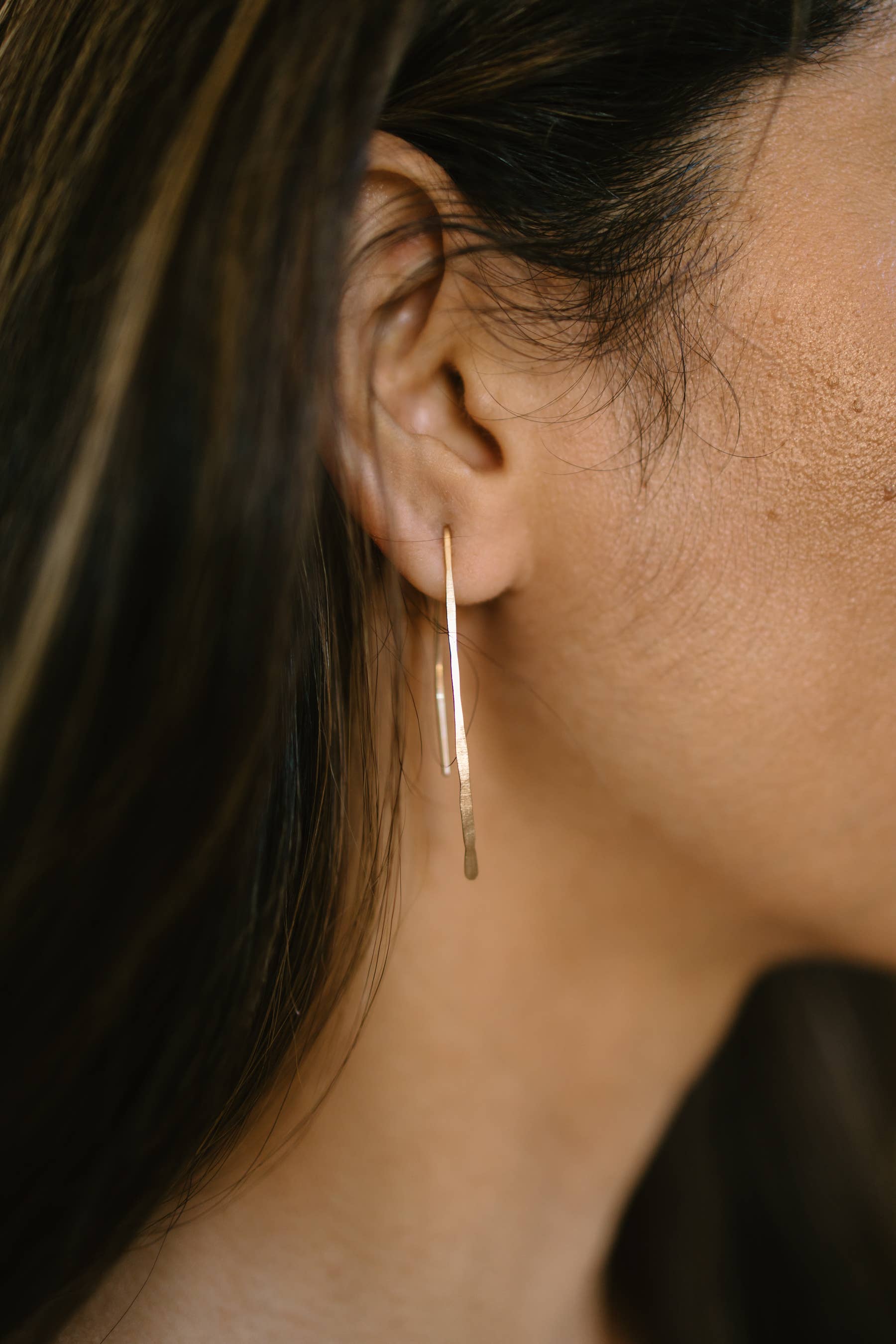 Mira Kauai - Wholesale Hoop Earrings - Minimalist Earrings3