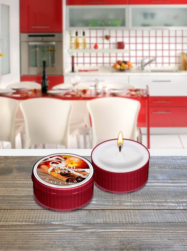 Kringle Candle Company - Wholesale Travel Candles - KCC Daylight: Spiced Apple1