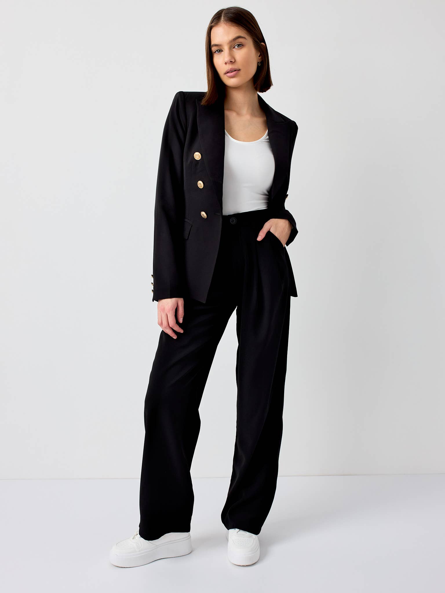 Attentif Paris - Wholesale Blazer - Women's - [Timeless] Fitted double-breasted blazer with gold buttons92