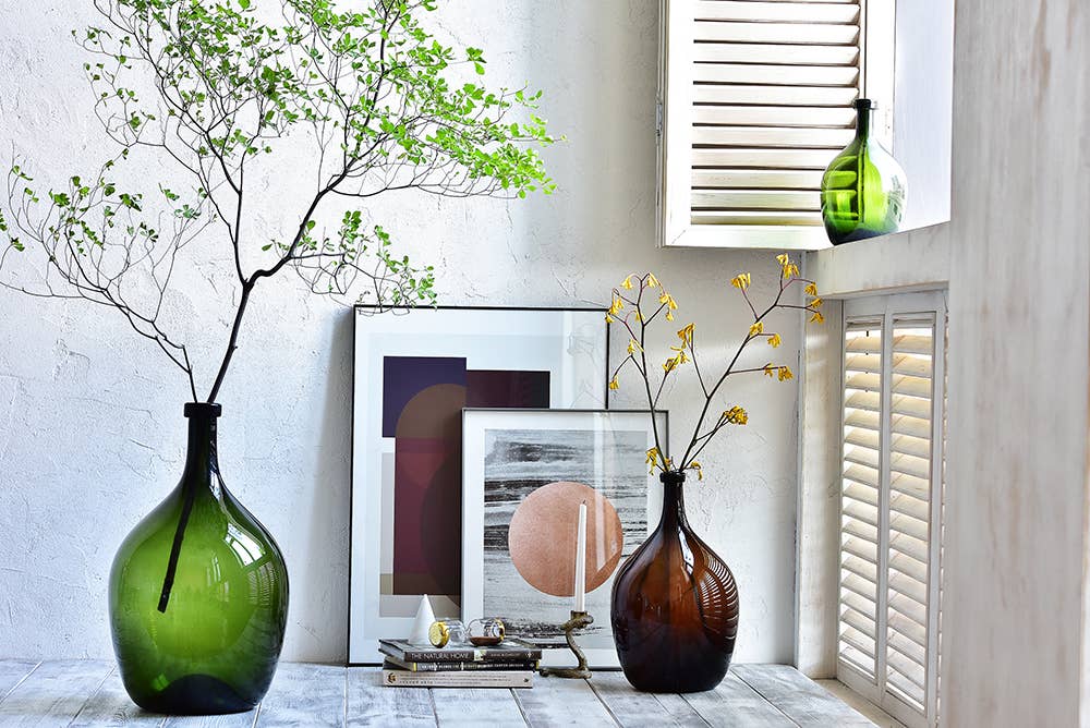 Noah Decoration – Großhandel Vasen – Recycelte Glasvase in Bernsteinfarben, Hololulu braune Glasvase11