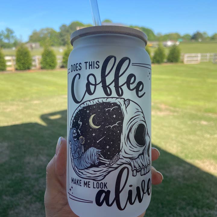 Coupes en verre à bière pour la vente par The Bleached Tee