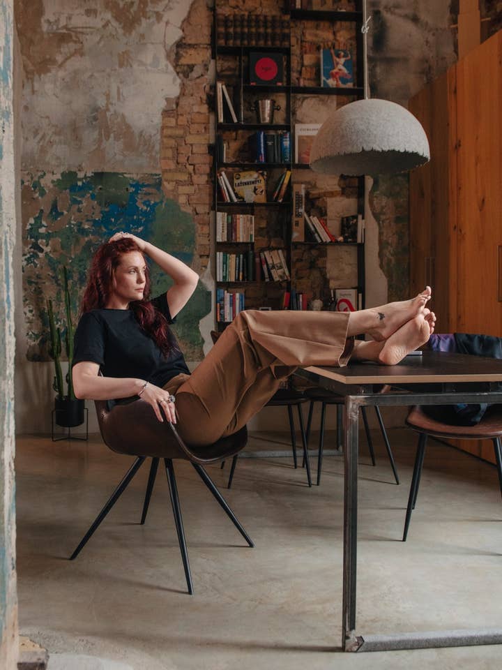 CAPSULE by Agnė Gilytė - Wholesale T-Shirt - Women's - T-Shirt 'HONOLULU' | premium quality cotton2