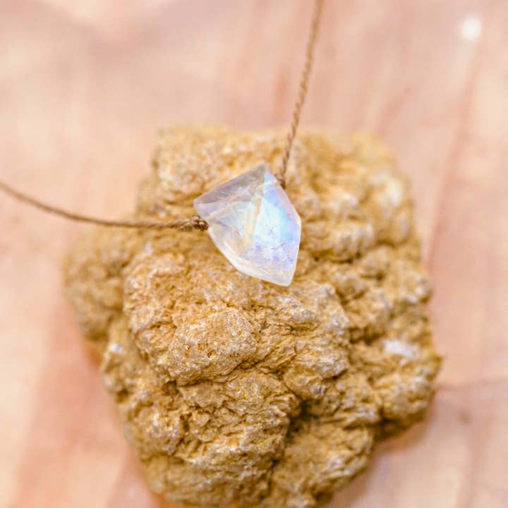 SoulKu - Wholesale Pendant/Charm Necklace - Moonstone Empowering Necklace for Strong Women