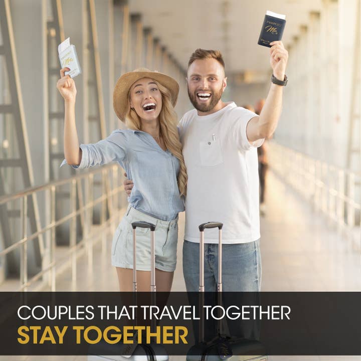 DELUXY - Venta al por mayor Etiqueta de equipaje - Etiquetas para equipaje Mr. & Mrs. + Soporte para pasaporte | Regalos únicos de boda y luna de miel para parejas4