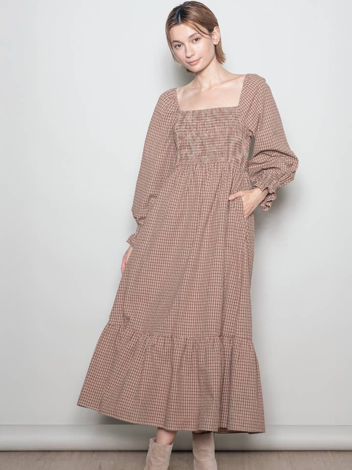 Vestido largo de algodón con mangas largas a cuadros, fruncido y con bolsillos. para venta al por mayor de Elloh Collection