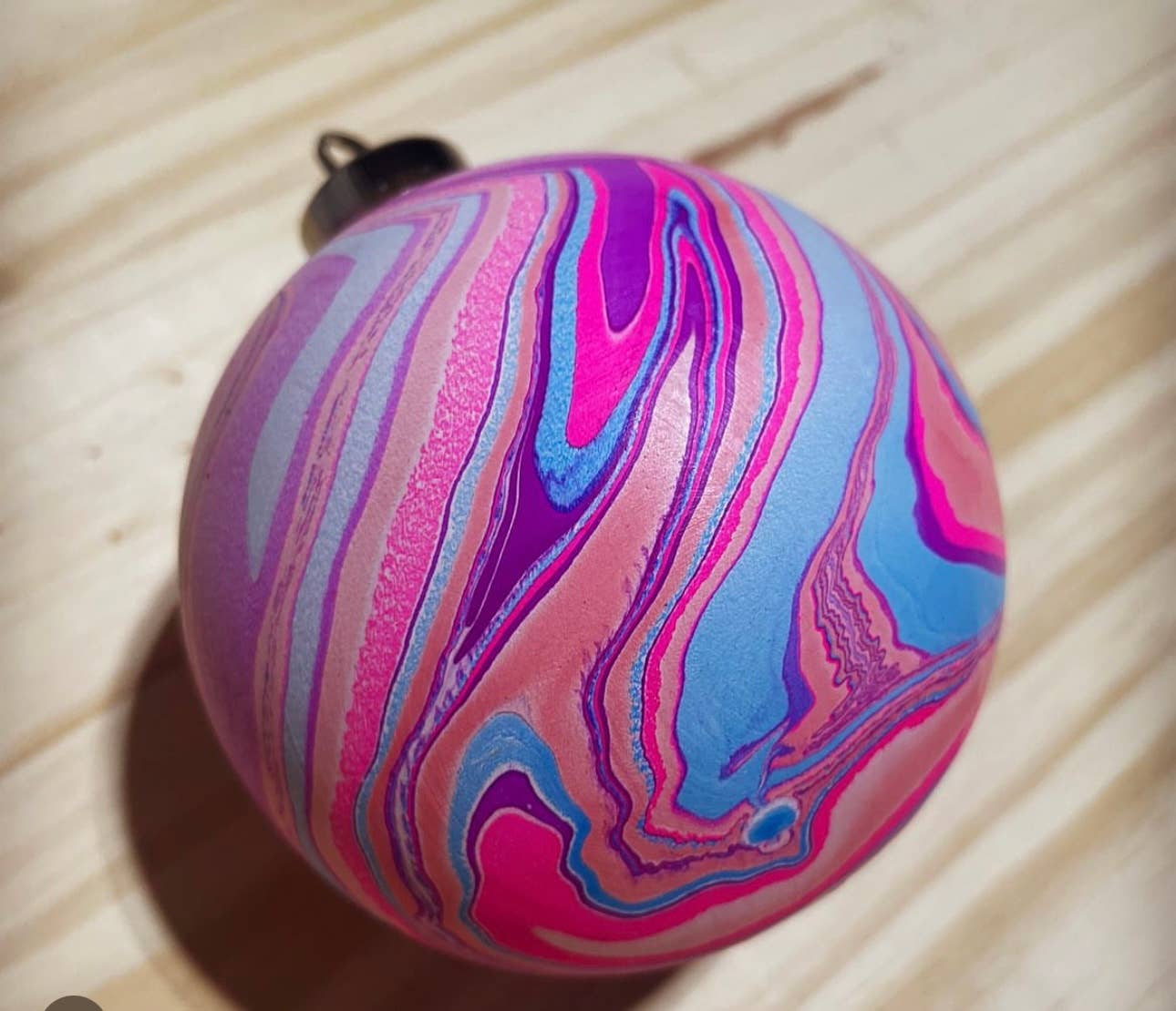 Marbling Art LLC - Wholesale Ornament - Hand-Marbled Ceramic Christmas Baubles / Decorations6
