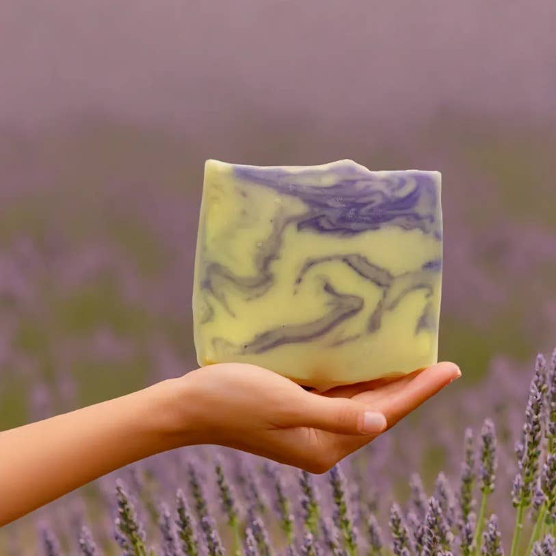 Kleine Auszeit Manufaktur - Wholesale Zeepblok - LAVENDER PEKELZEEP6