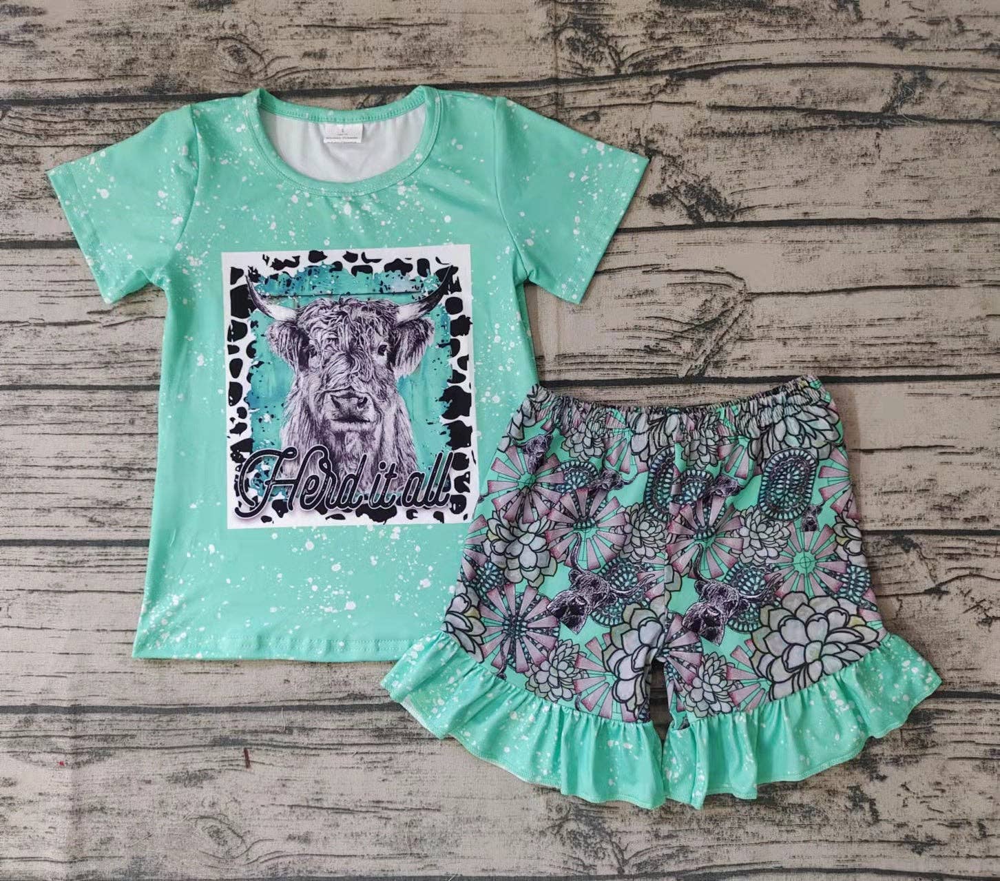 Aier Wholesale - Wholesale Top & Short Set - Kids - Baby girls cow leopard summer shorts sets1