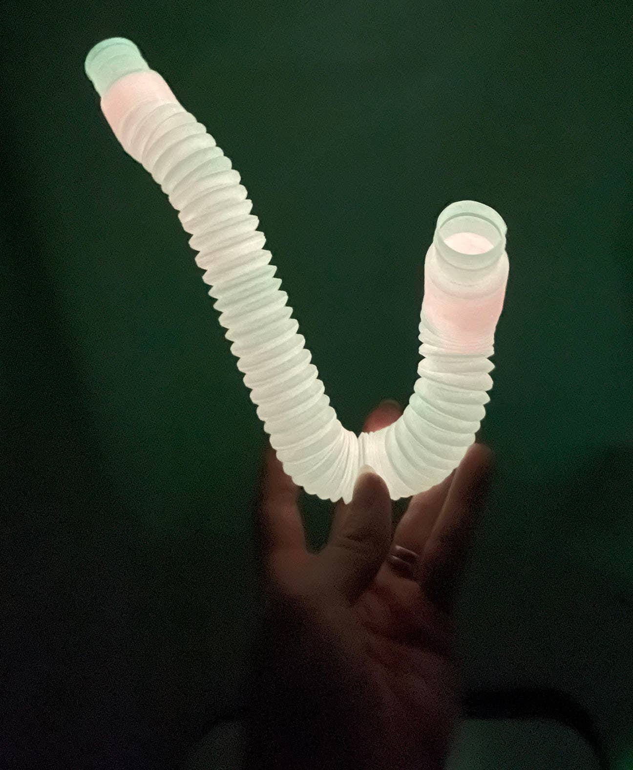 Curious Minds Toys - Vendita all'ingrosso Giocattolo fidget - Bambini - 1 grande chiusura a scatto che si illumina al buio, estensibile e flessibile2