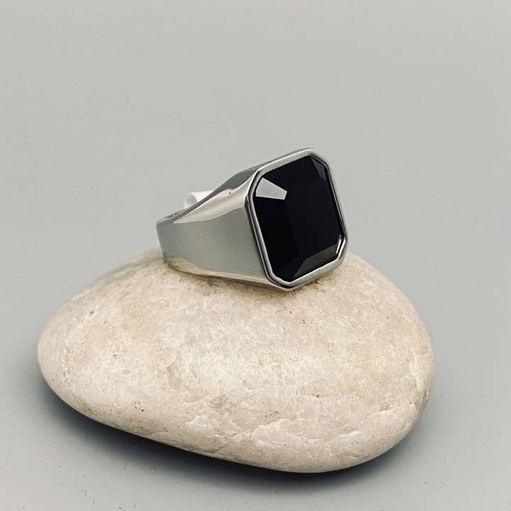 Mio Queena - Wholesale Signet Ring - Black Agate Stone Men's Titanium Steel Ring - MJ/MR