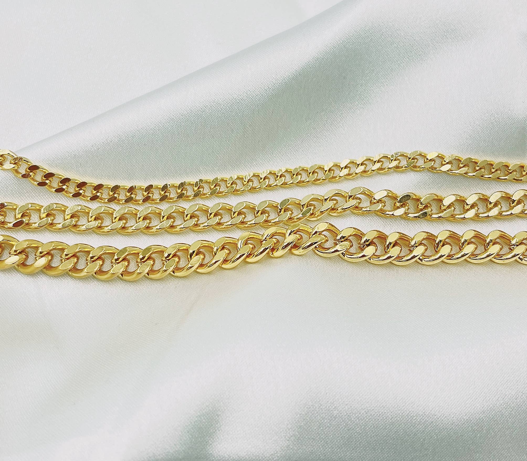 Beads Creation - Wholesale Craft Supplies - Cuban Curb Chain by Foot, Wholesale Bulk Roll Chain, CH1045